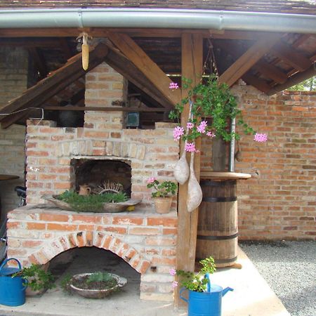 Country House Tunjina Kuca Stara Kapela Guest House Pavlovci Ngoại thất bức ảnh
